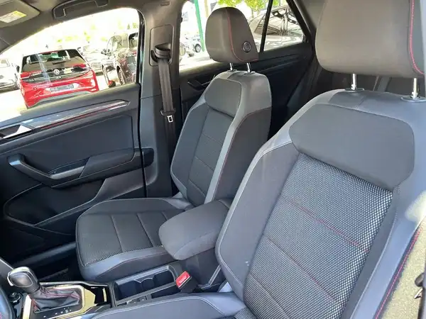 VW T-ROC (15/22)