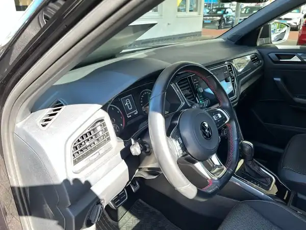 VW T-ROC (16/22)