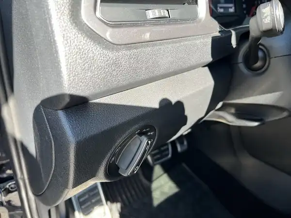 VW T-ROC (18/22)