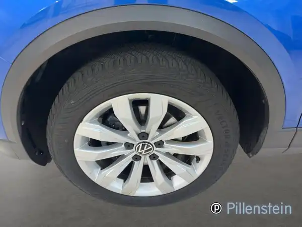 VW T-ROC (6/16)