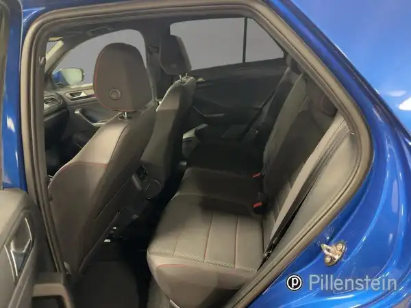 VW T-ROC (10/16)