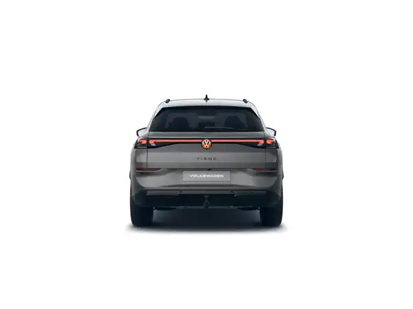 Das Bild zeigt einen VW T-ROC aus der Rückansicht, die Fahrzeugfarbe ist grau.