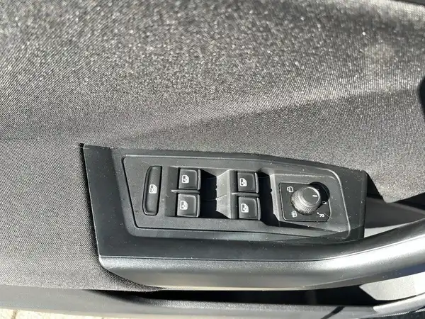 VW T-ROC (19/22)