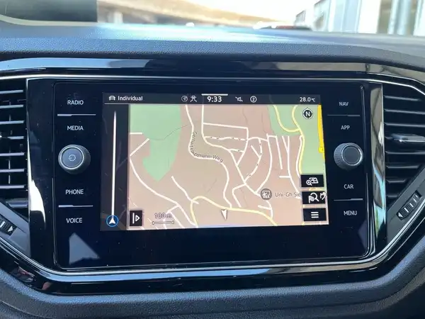 VW T-ROC (20/22)