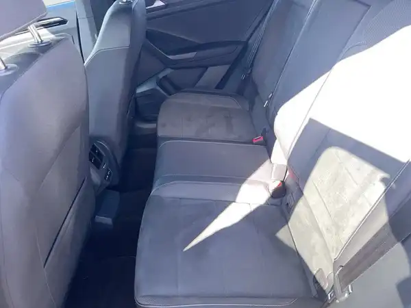 VW T-ROC (13/18)