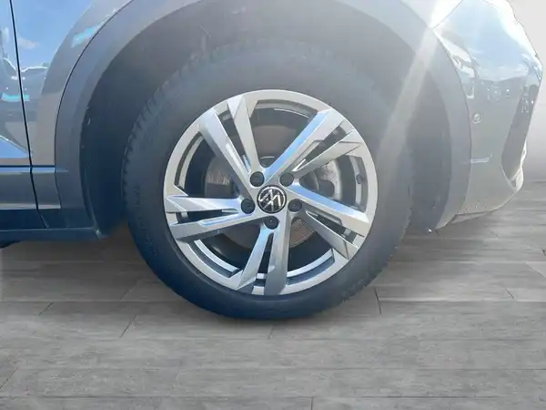 VW T-ROC (8/18)