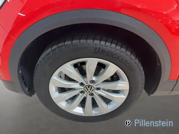 VW T-ROC (6/17)