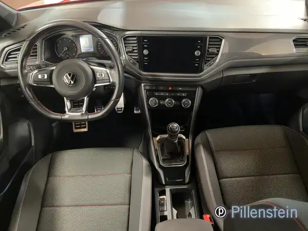 VW T-ROC (8/17)