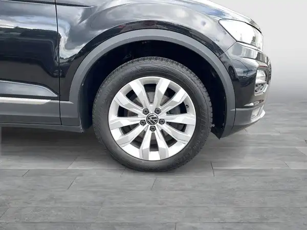 VW T-ROC (8/16)