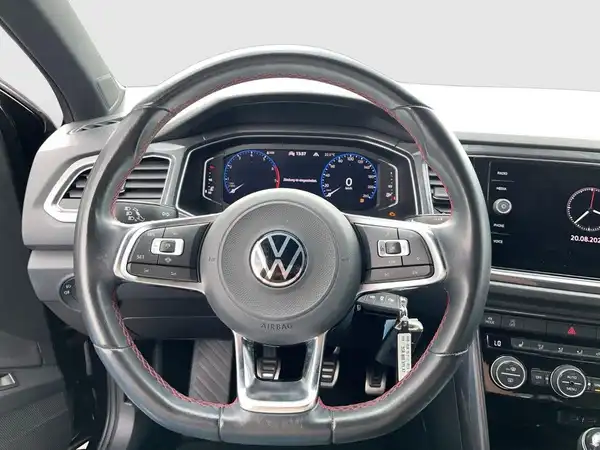 VW T-ROC (10/16)
