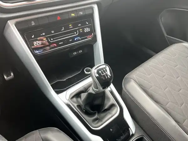 VW T-ROC (17/18)