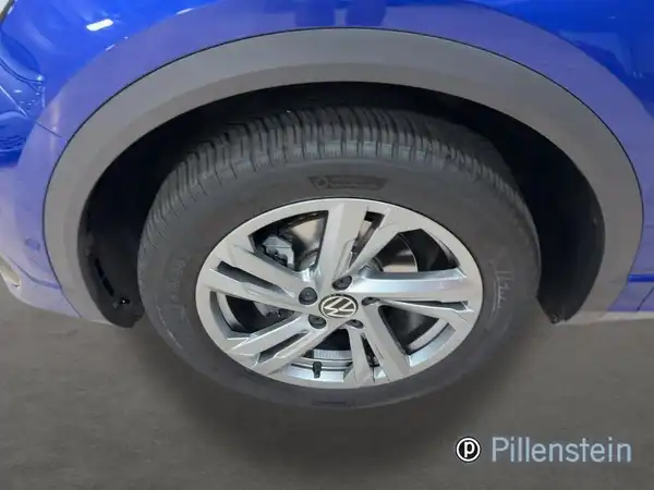 VW T-ROC (6/15)