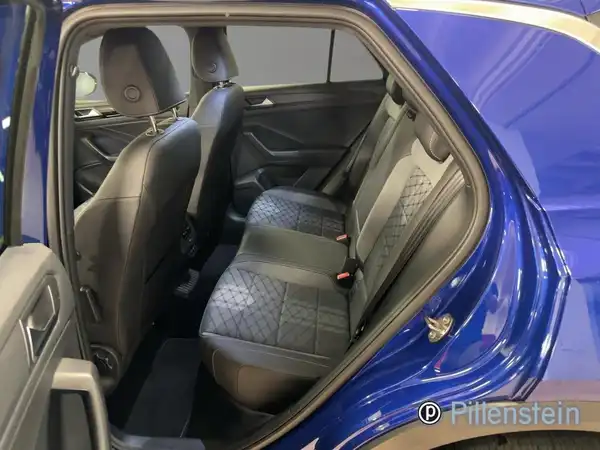 VW T-ROC (10/15)