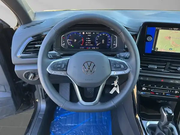 VW T-ROC (11/18)