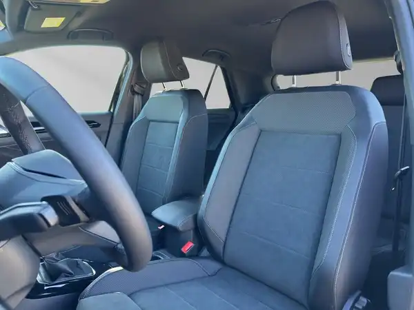 VW T-ROC (13/18)