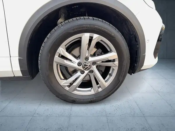 VW T-ROC (8/19)