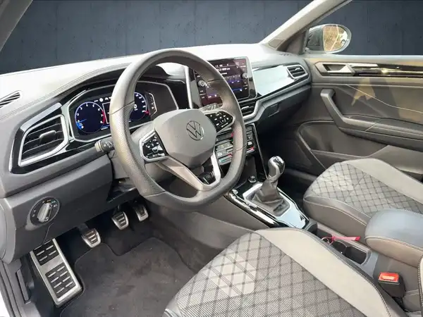 VW T-ROC (10/19)