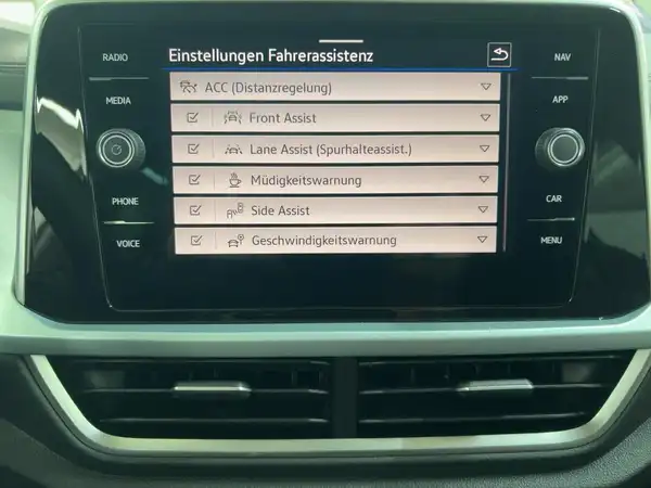 VW T-ROC (12/17)