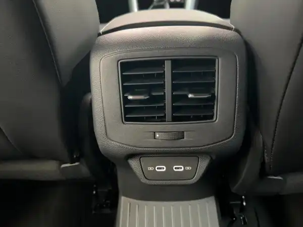 VW T-ROC (13/17)