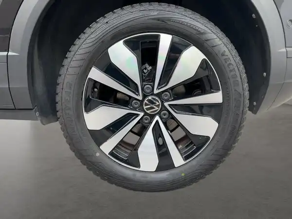 VW T-ROC (4/17)