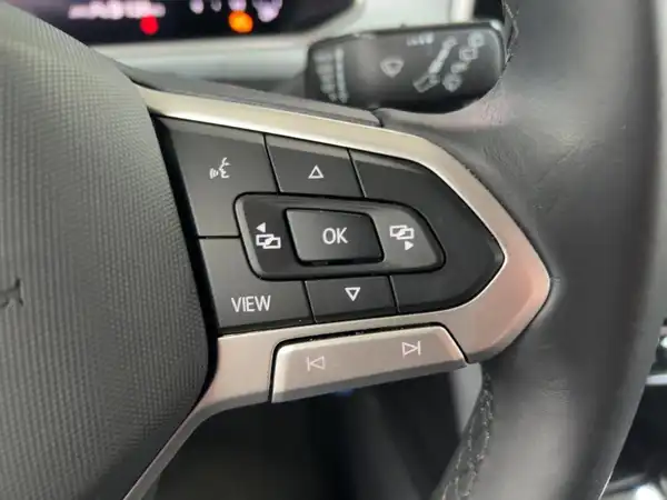 VW T-ROC (10/17)