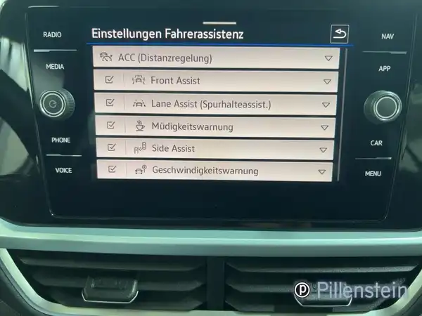 VW T-ROC (9/18)