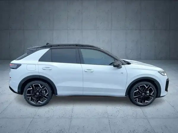 VW T-ROC (6/18)