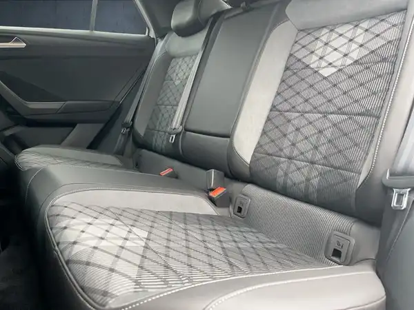 VW T-ROC (13/19)