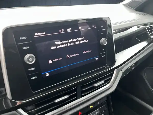 VW T-ROC (17/19)