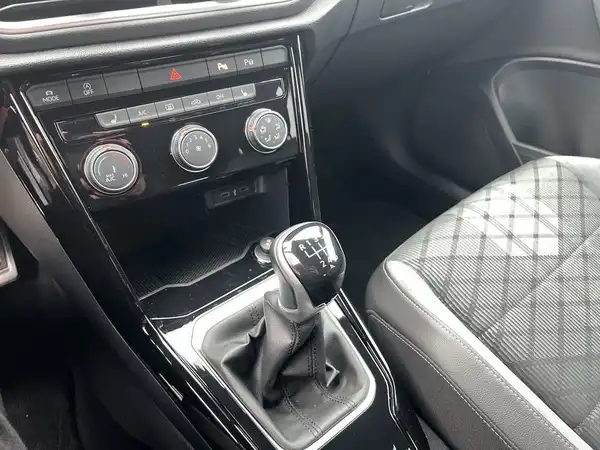 VW T-ROC (18/19)