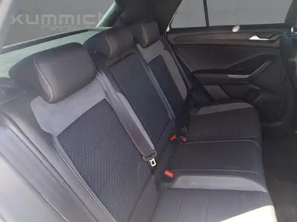 VW T-ROC (12/15)