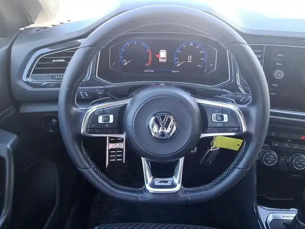 VW T-ROC (9/15)