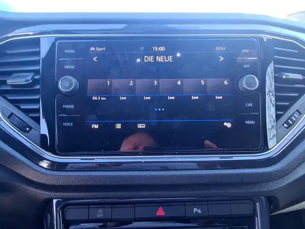 VW T-ROC (10/15)