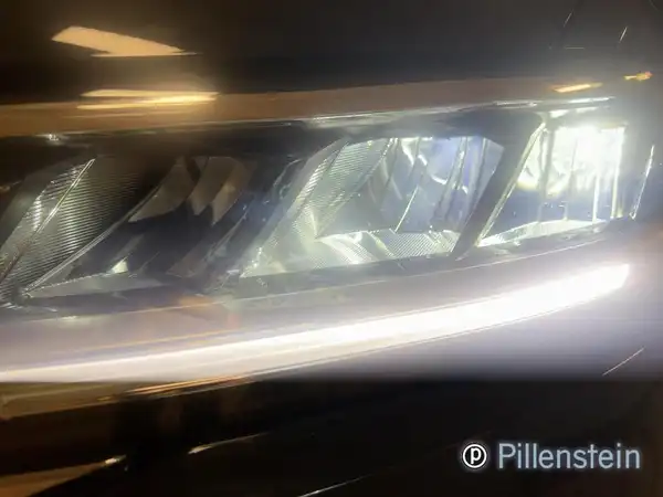 VW T-ROC (15/17)