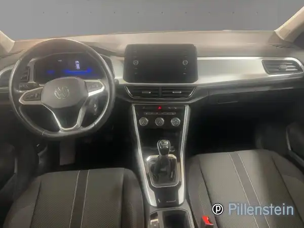 VW T-ROC (10/17)