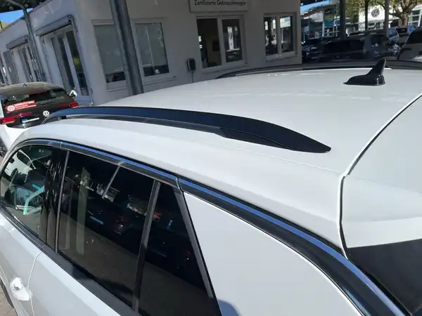 VW T-ROC (12/17)