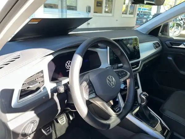 VW T-ROC (14/17)