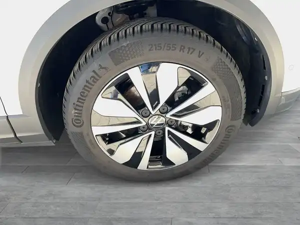 VW T-ROC (6/17)