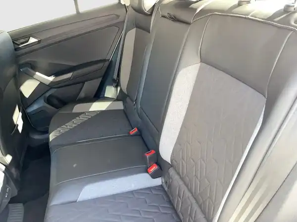 VW T-ROC (9/17)
