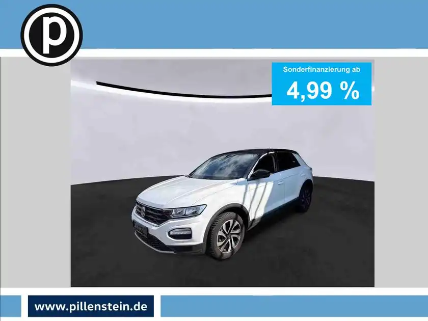 Das Bild zeigt einen weißen VW T-Roc von der Seite mit einem Händlerlogo und einer Texteinblendung zur Sonderfinanzierung.