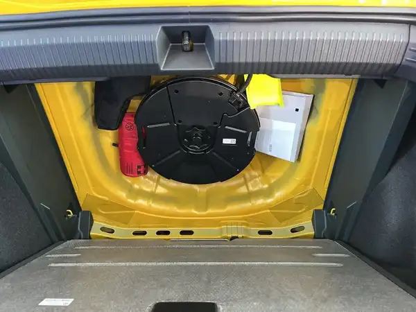 VW T-ROC (15/17)