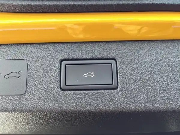 VW T-ROC (16/17)