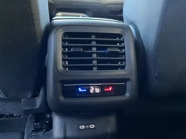 VW T-ROC (16/25)