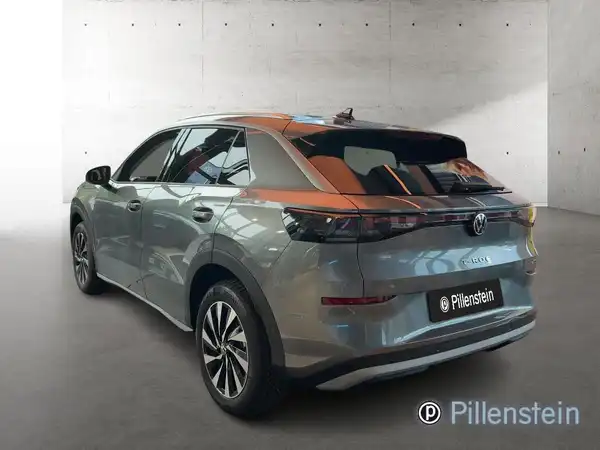 VW T-ROC (2/14)