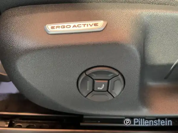 VW T-ROC (8/14)