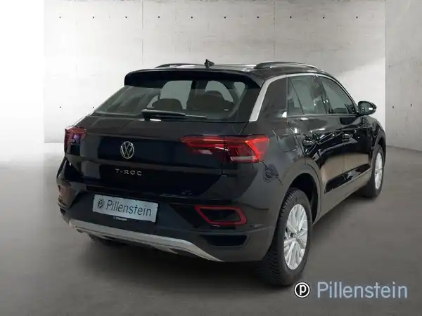 VW T-ROC (4/15)