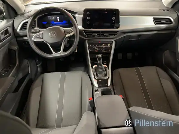 VW T-ROC (8/15)