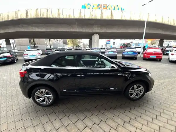 VW T-ROC CABRIOLET (12/17)