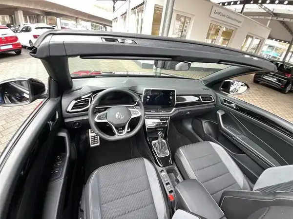 VW T-ROC CABRIOLET (10/17)