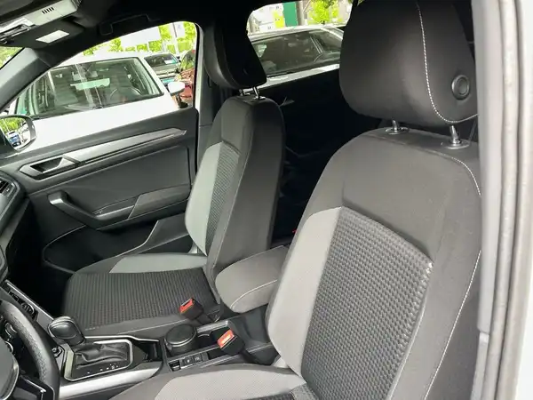 VW T-ROC (15/22)